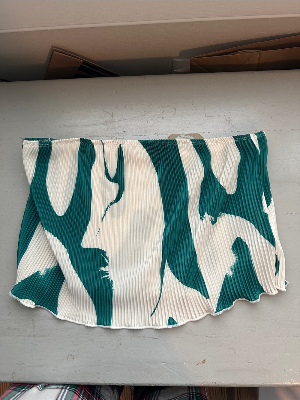 Women’s White and Teal Abstract Strapless Top